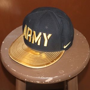 Nike Golden SnapBack